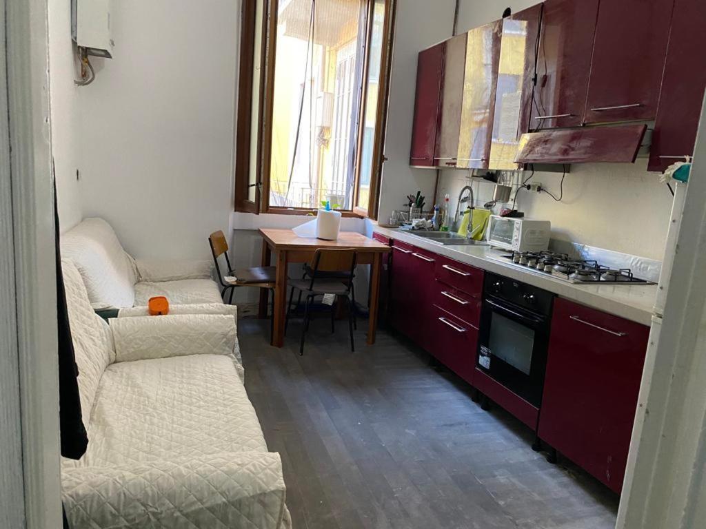 A Room In A Beautiful Apartment In The City Center Mailand Exterior foto